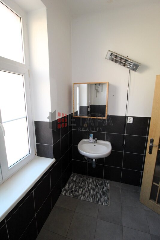 Pronájem bytu 1+1 v ulici Heydukova v Českých Budějovicích.