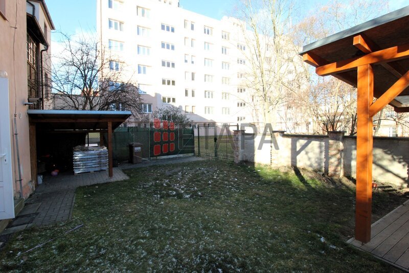 Pronájem bytu 1+1 v ulici Heydukova v Českých Budějovicích.