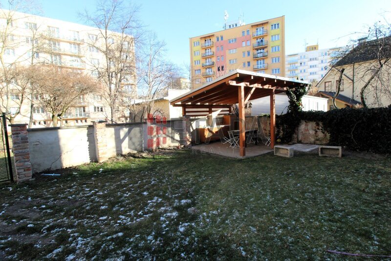 Pronájem bytu 1+1 v ulici Heydukova v Českých Budějovicích.