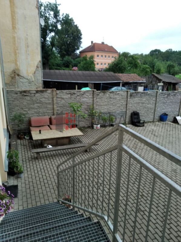 Pronájem vybaveného bytu 1kk ve Vitorazské ul. v Českých Velenicích