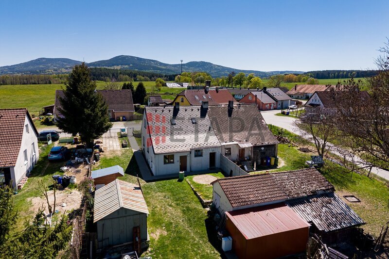 Prodej rodinného domu se zahradou v Olbramově u Horní Stropnice.