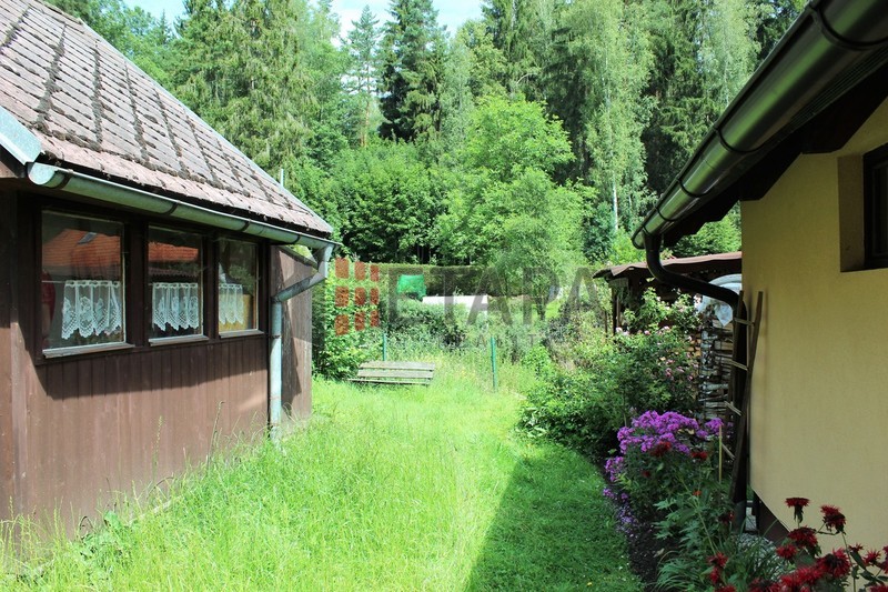 Prodej chaty s pozemkem u obce Nahořany v okrese Český Krumlov.