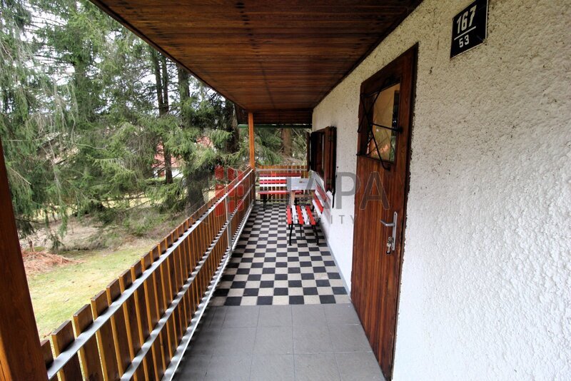 Pronájem zděné chaty se zahradou v osadě Lojzovy Paseky u Vodní nádrže Lipno.