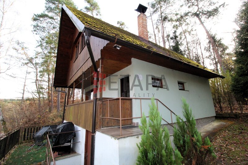 Prodej prostorné zděné chaty 3+1 s terasou v malebné lokalitě u obce Doudleby