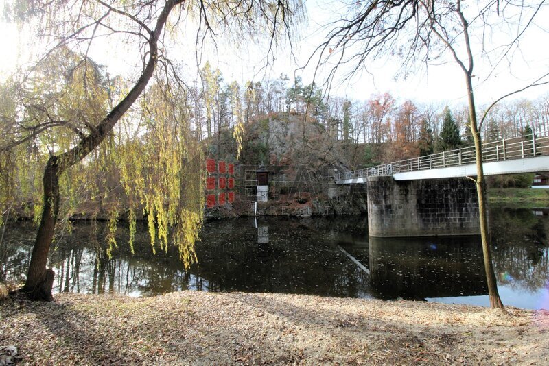 Prodej prostorné zděné chaty 3+1 s terasou v malebné lokalitě u obce Doudleby