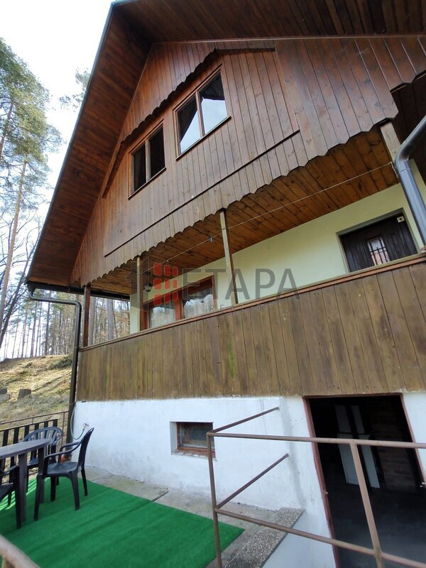 Prodej prostorné zděné chaty 3+1 s terasou v malebné lokalitě u obce Doudleby