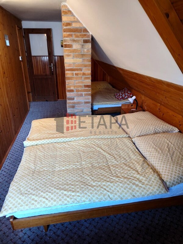 Prodej prostorné zděné chaty 3+1 s terasou v malebné lokalitě u obce Doudleby