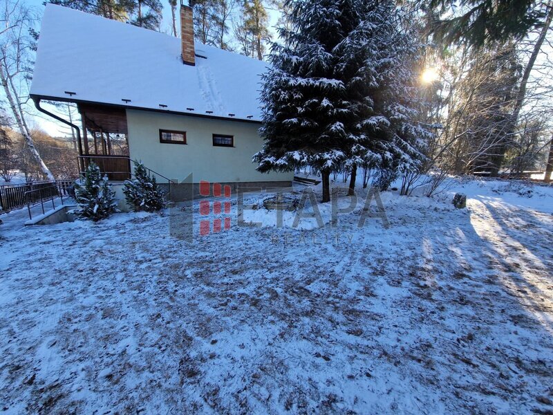 Prodej prostorné zděné chaty 3+1 s terasou v malebné lokalitě u obce Doudleby