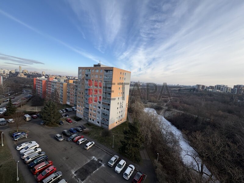 Prodej bytu před rekonstrukcí o dispozici 2+kk, 44 m² + lodžie 7 m²,  Praha – Choceradská