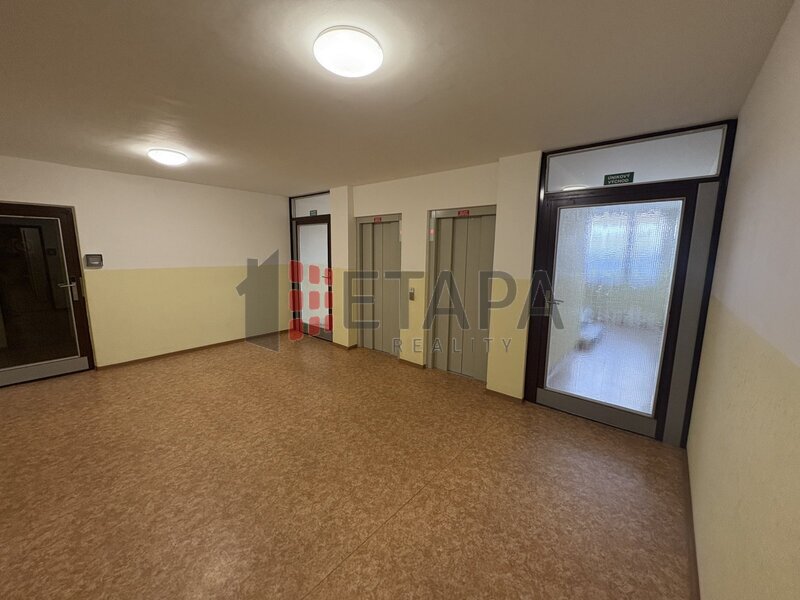 Prodej bytu před rekonstrukcí o dispozici 2+kk, 44 m² + lodžie 7 m²,  Praha – Choceradská