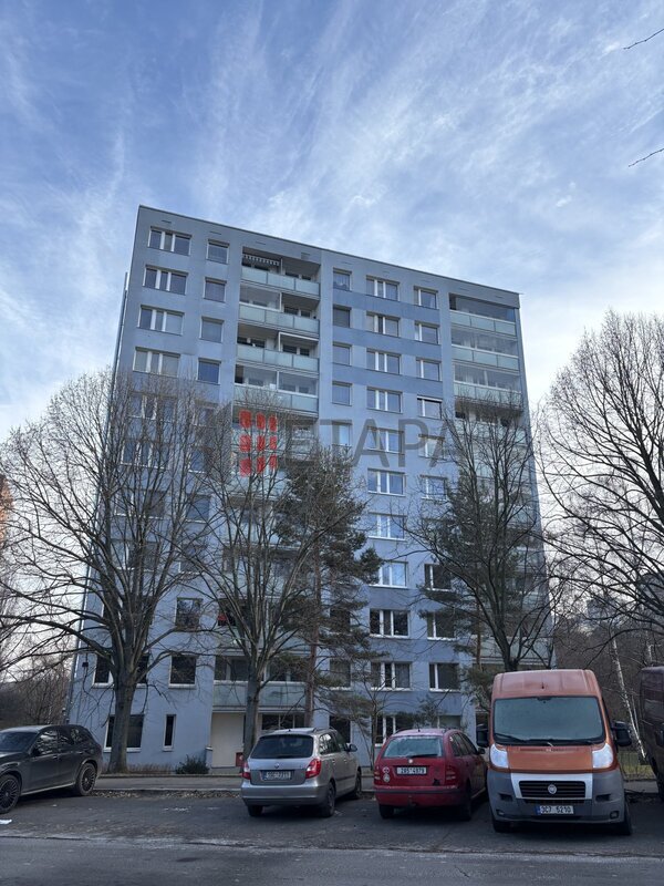 Prodej bytu před rekonstrukcí o dispozici 2+kk, 44 m² + lodžie 7 m²,  Praha – Choceradská