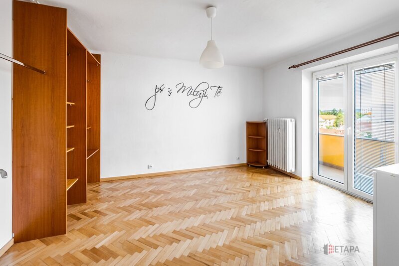 Prodej bytu 2+1 s balkonem na Pražské tř. v Českých Budějovicích.