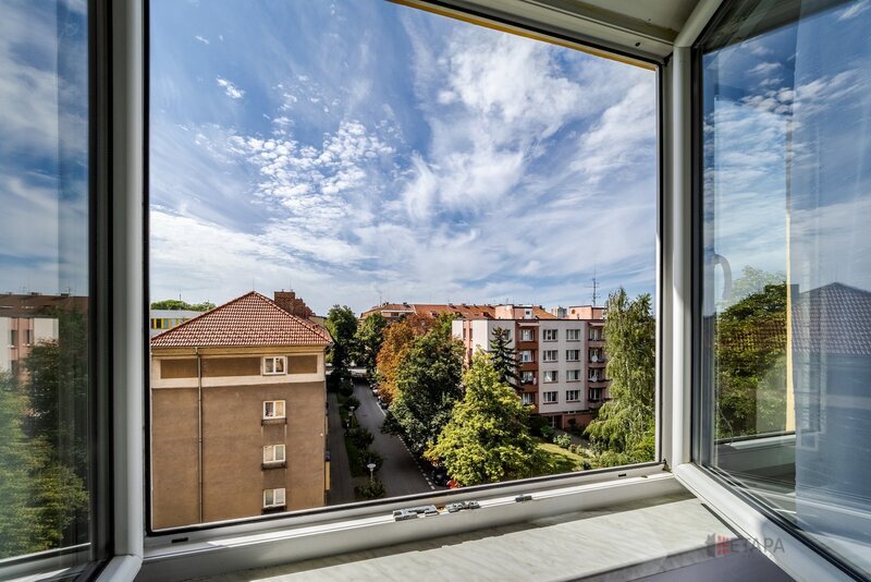 Prodej bytu 2+1 s balkonem na Pražské tř. v Českých Budějovicích.