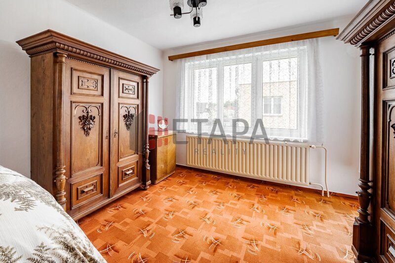 Prodej rodinného domu s garáží a zahradou ve Zlivi.
