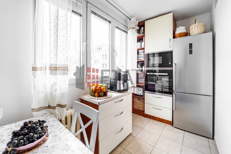 Prodej bytu 3+1 s balkónem v ulici L. M. Pařízka v Českých Budějovicích.