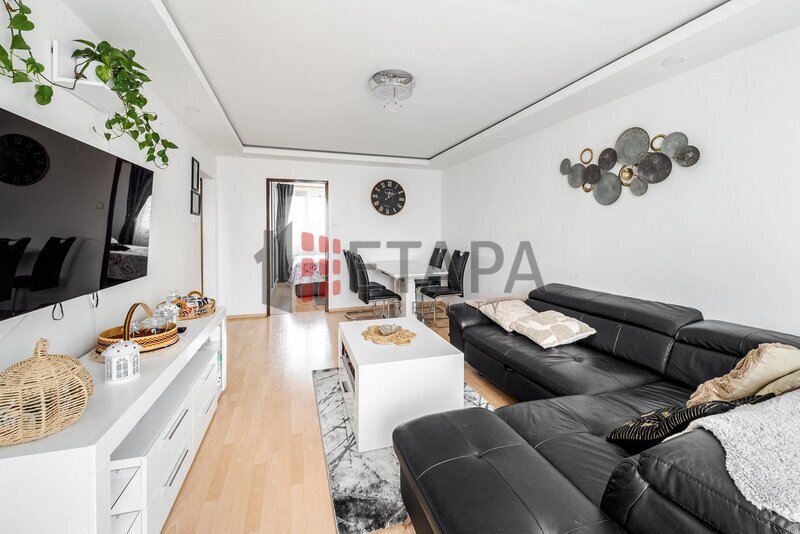 Prodej bytu 3+1 s balkónem v ulici L. M. Pařízka v Českých Budějovicích.