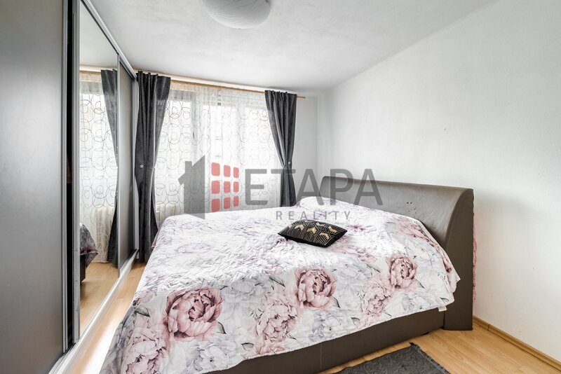 Prodej bytu 3+1 s balkónem v ulici L. M. Pařízka v Českých Budějovicích.