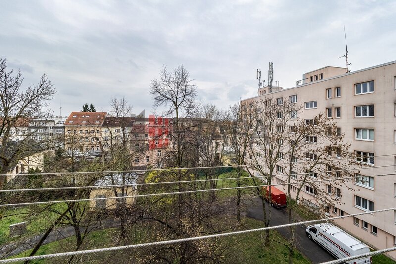 Prodej bytu 3+1 s balkónem v ulici L. M. Pařízka v Českých Budějovicích.
