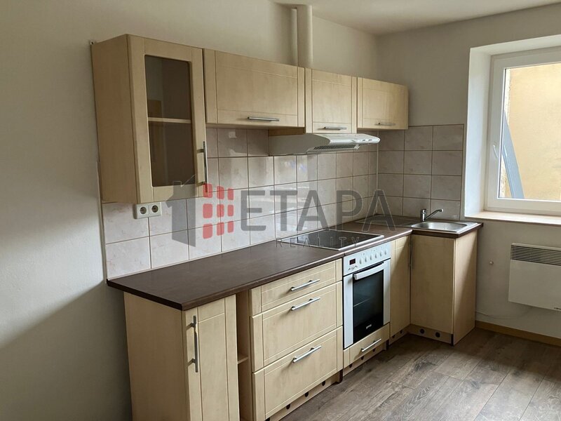 Pronájem rekonstruovaného bytu 2kk ve zděném domě v ul.Skuherského v Českých Budějovicích