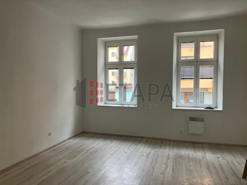 Pronájem rekonstruovaného bytu 2kk ve zděném domě v ul.Skuherského v Českých Budějovicích