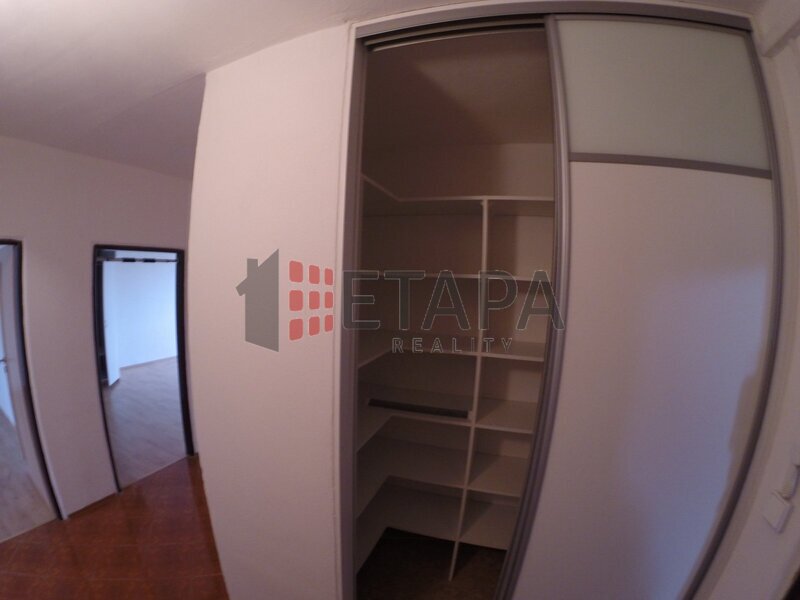 Prodej prostorného bytu 2+1 o podlahové ploše 65 m² v Zachariášově ulici v Českých Budějovicích