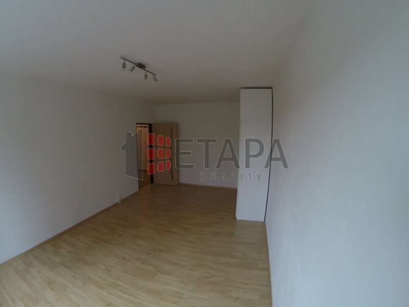Prodej prostorného bytu 2+1 o podlahové ploše 65 m² v Zachariášově ulici v Českých Budějovicích
