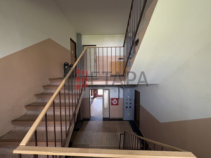 Prodej prostorného bytu 2+1 o podlahové ploše 65 m² v Zachariášově ulici v Českých Budějovicích