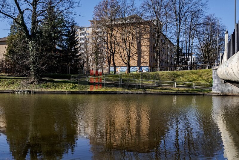 Prodej bytu 3+kk s balkónem v ulici Mánesova v Českých Budějovicích.