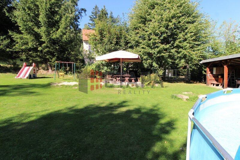 Pronájem poloviny rodinného domu o dispozici 2+kk se zahradou v Dobré Vodě u Horní Stropnice.