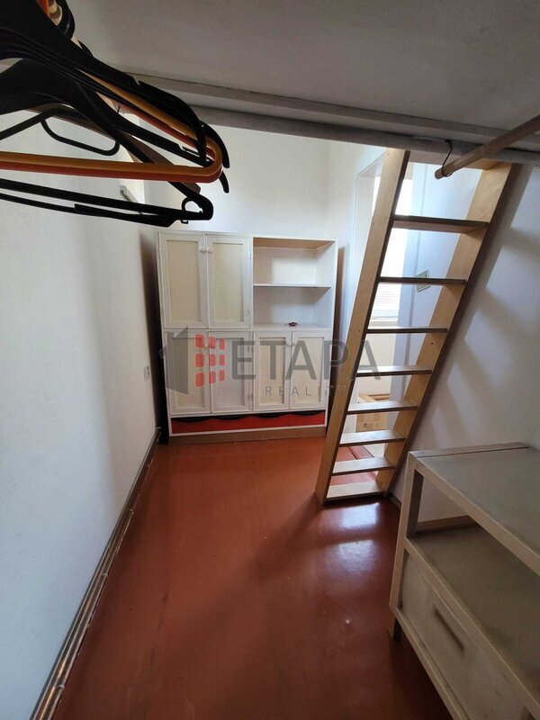 Pronájem bytu 1+1 50 m² s prostornou komorou v ul.Čechova v Českých Budějovicích.