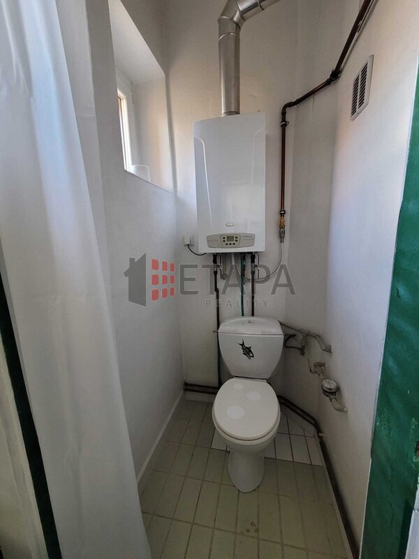 Pronájem bytu 1+1 50 m² s prostornou komorou v ul.Čechova v Českých Budějovicích.