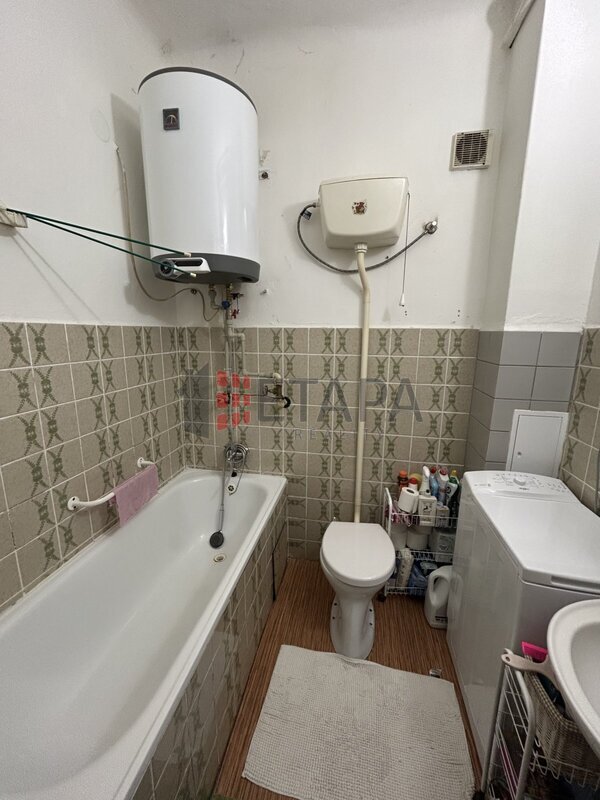 Pronájem prostorného bytu 1+1 v ulici Matice školské v Českých Budějovicích