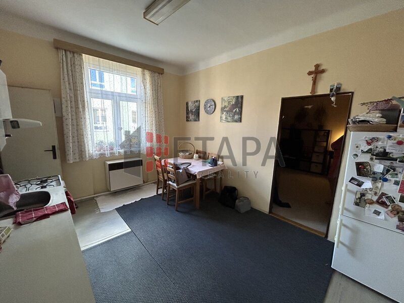 Pronájem prostorného bytu 1+1 v ulici Matice školské v Českých Budějovicích