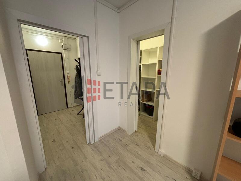 Pronájem bytu 1kk 29 m2 s komorou v ul. Rochovská na sídlišti Lehovec, Praha - Hloubětín