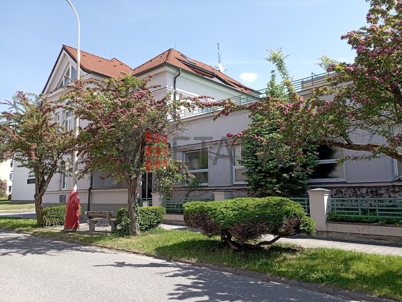 Prodej velkého rodinného domu s prostory vhodnými k podnikání v Bechyni