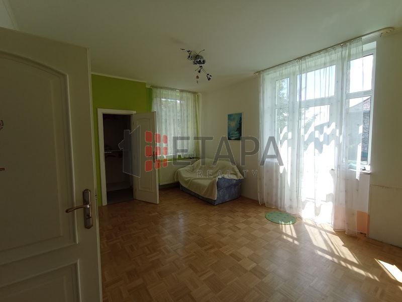 Prodej velkého rodinného domu s prostory vhodnými k podnikání v Bechyni