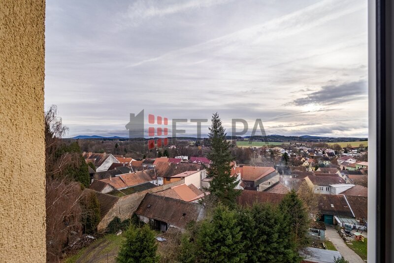 Prodej bytu 4+1 s lodžií v ulici Budovatelská v Trhových Svinech.