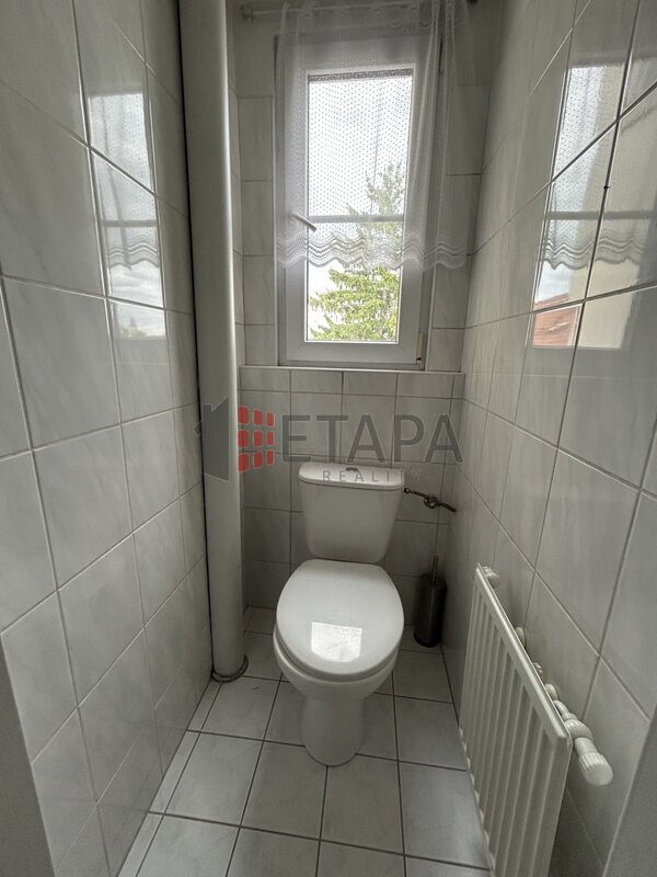 Nabízíme k pronájmu byt 1+1 o ploše 42 m² v Klavíkově ul. v Českých Budějovicích