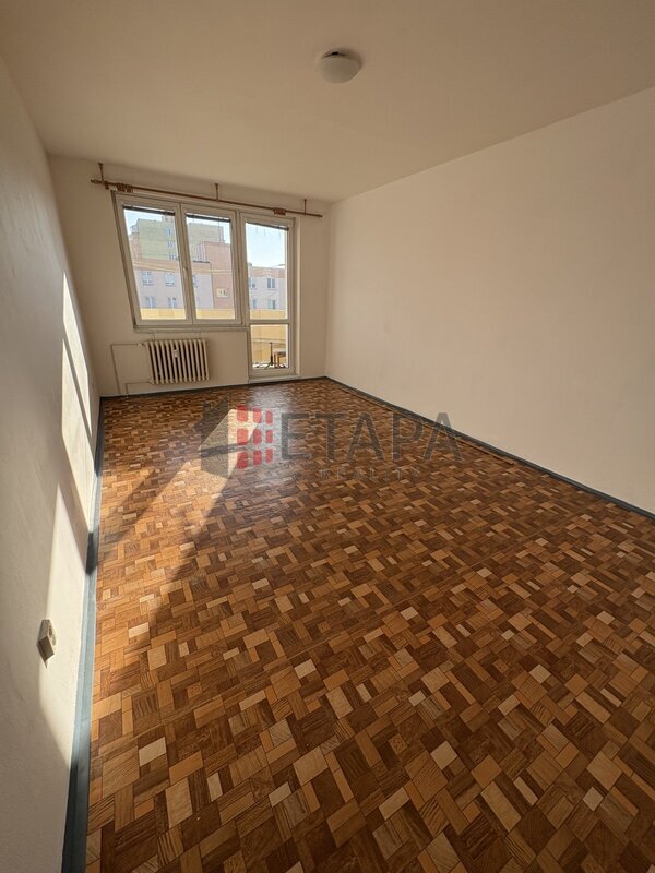 Pronájem bytu 3+1 s lodžíí v ul.K.Chocholy v Českých Budějovicích