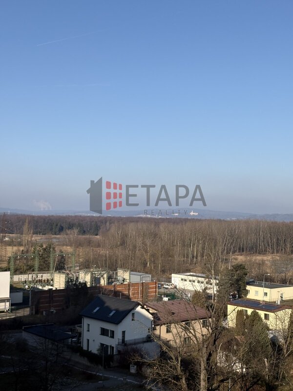 Pronájem bytu 3+1 s lodžíí v ul.K.Chocholy v Českých Budějovicích