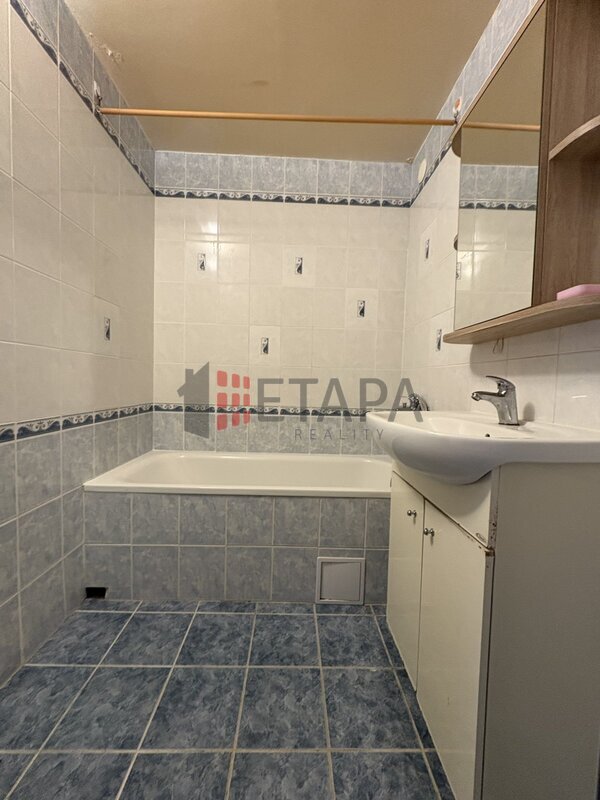 Pronájem bytu 3+1 s lodžíí v ul.K.Chocholy v Českých Budějovicích