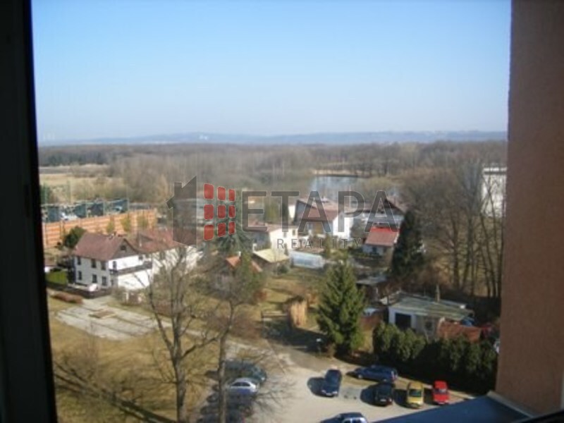 Pronájem bytu 3+1 s lodžíí v ul.K.Chocholy v Českých Budějovicích