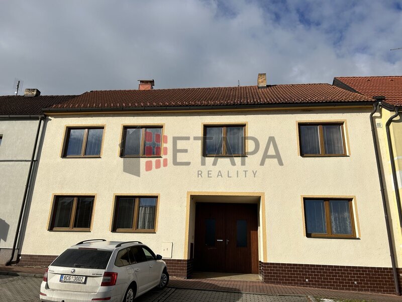 Pronájem garsoniery se samostatným vstupem v přízemí RD v centru Ledenic.