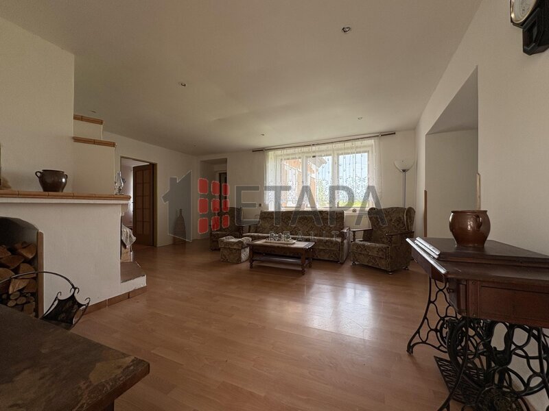 Zemědělská usedlost s developerským potenciálem – Kbelnice, Strakonicko (7 719 m²)