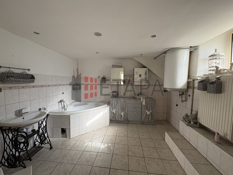 Zemědělská usedlost s developerským potenciálem – Kbelnice, Strakonicko (7 719 m²)