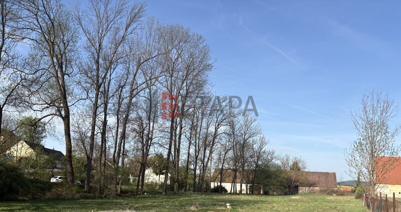 Zemědělská usedlost s developerským potenciálem – Kbelnice, Strakonicko (7 719 m²)