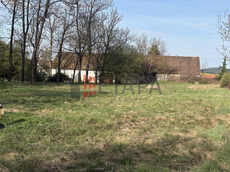 Zemědělská usedlost s developerským potenciálem – Kbelnice, Strakonicko (7 719 m²)