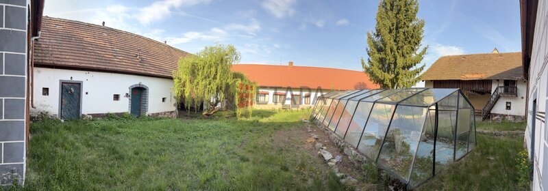 Zemědělská usedlost s developerským potenciálem – Kbelnice, Strakonicko (7 719 m²)