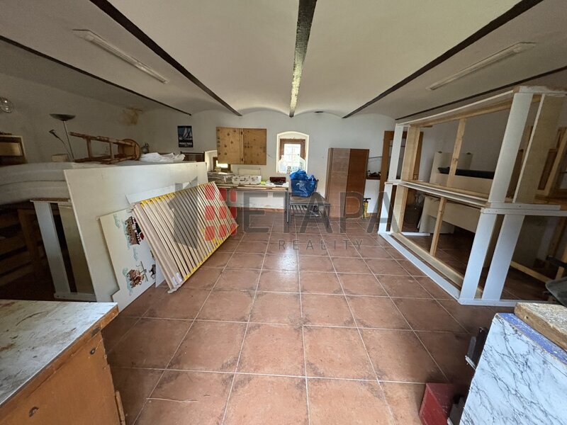 Zemědělská usedlost s developerským potenciálem – Kbelnice, Strakonicko (7 719 m²)