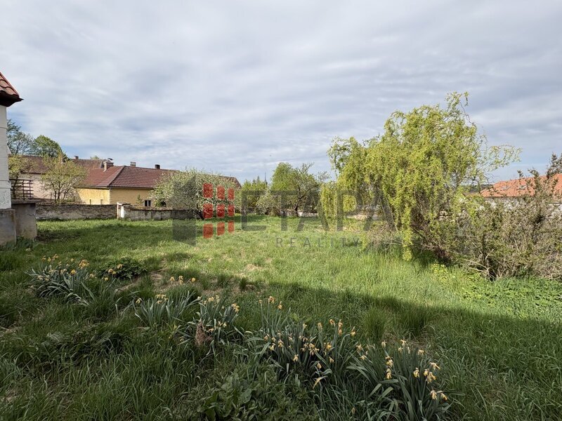Zemědělská usedlost s developerským potenciálem – Kbelnice, Strakonicko (7 719 m²)
